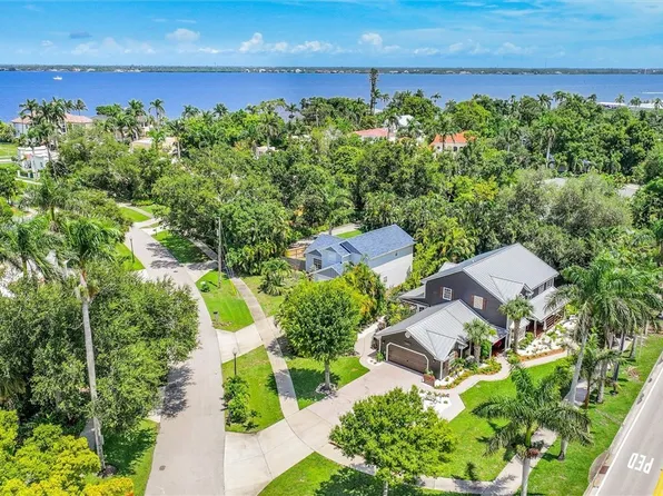 1375 Barcelona Ave, Fort Myers, FL 33901