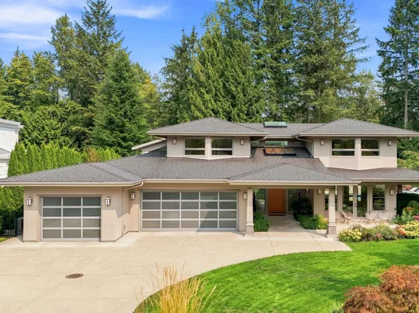 376 Saint James Cres, West Vancouver, BC V7S 1J8