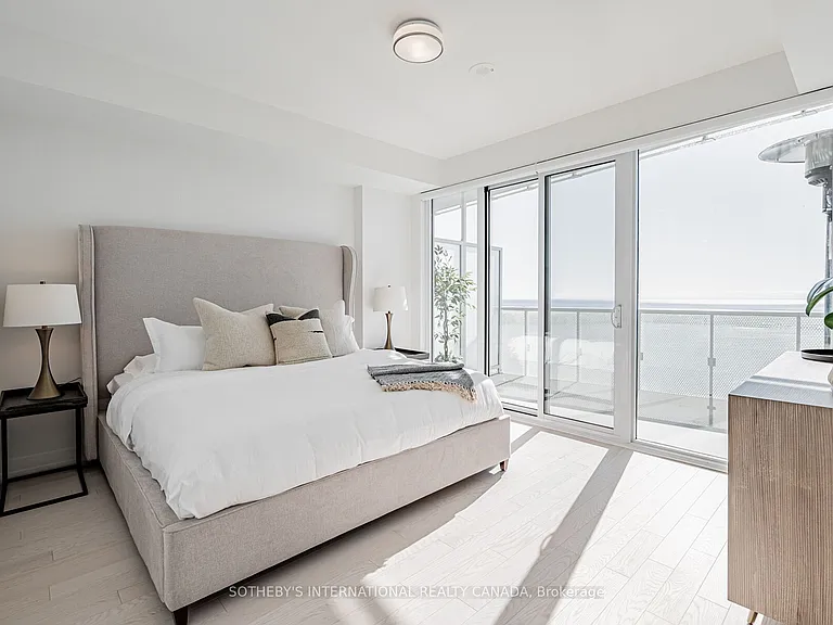 15 Queens Quay E #3403 — Photo 16