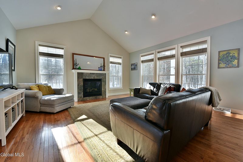 5th image of 141 Ruggles Road