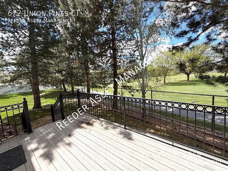672 E Union Pines Ct — Photo 2