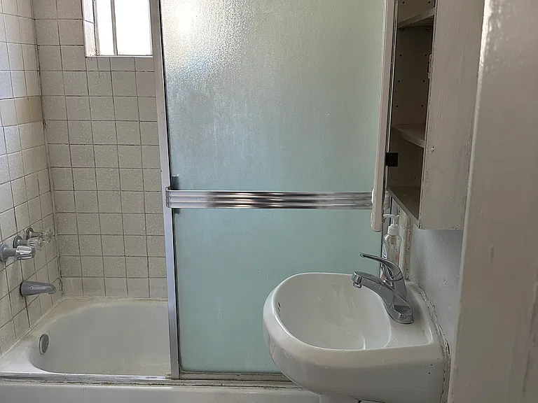 408 N Saint Louis St #410-1/2 — Photo 11