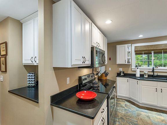 4th image of 16 Canopache Road