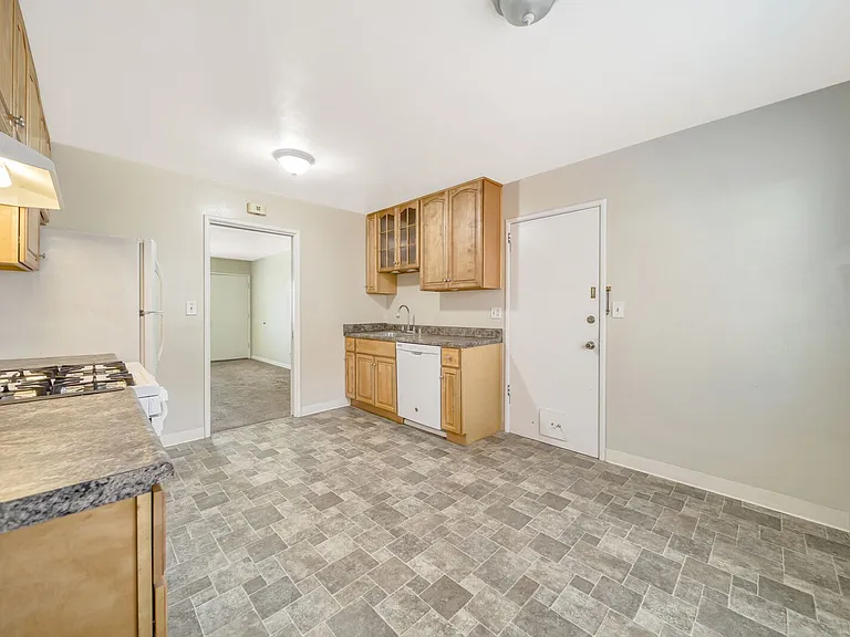 1821 Woodland Ave — Photo 18