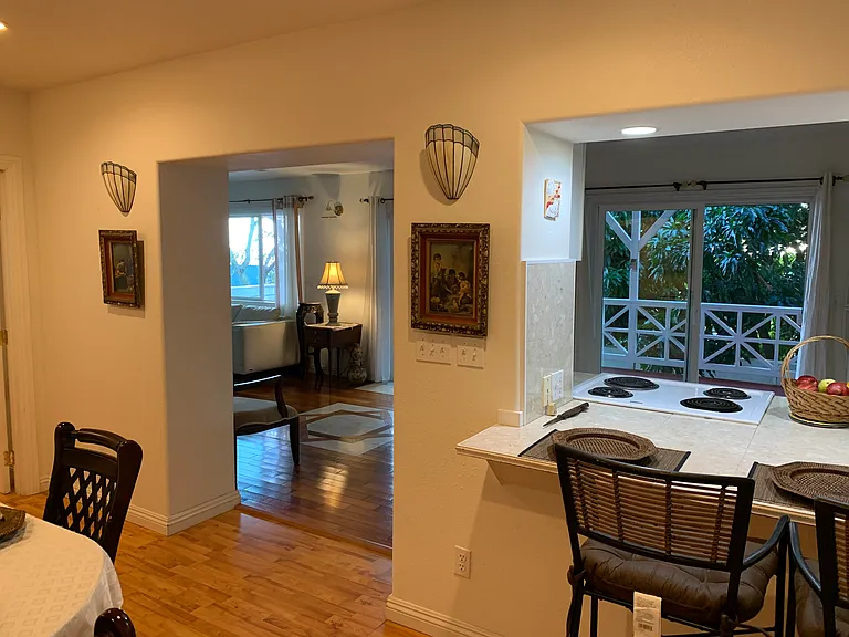 Mariposa Dr — Photo 8