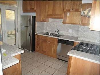 5th image of 639 44th Ave
