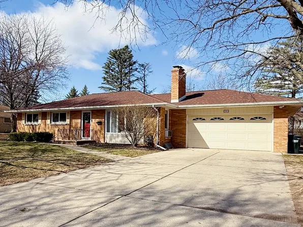 161 Hilltop Dr, Green Bay, WI 54301