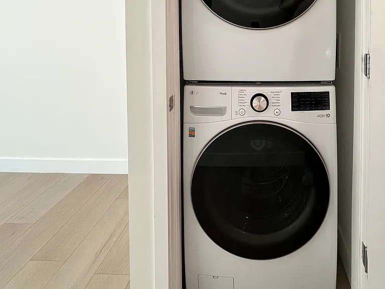 941 N Martel Ave #102 — Photo 4