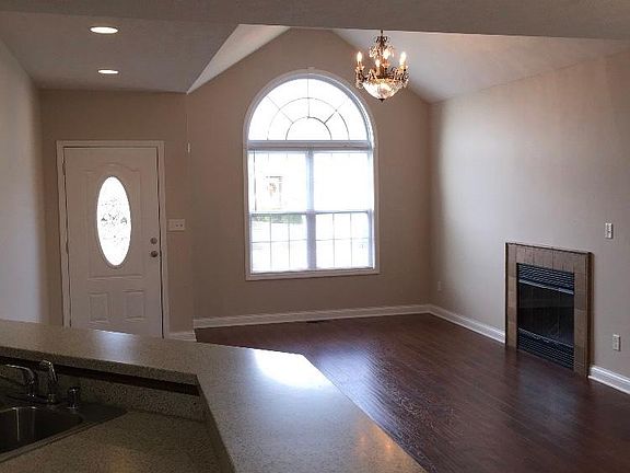 2nd image of 646 Village Creek Dr #A