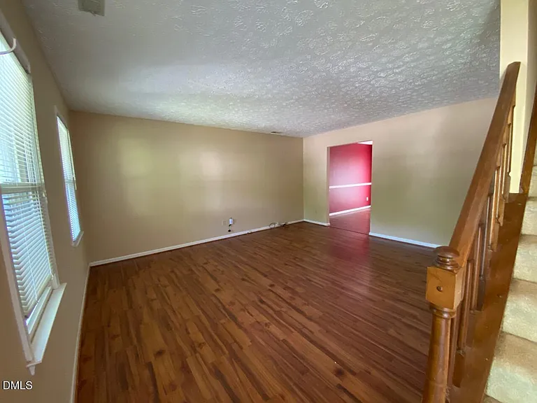 111 Westwind Ct — Photo 3