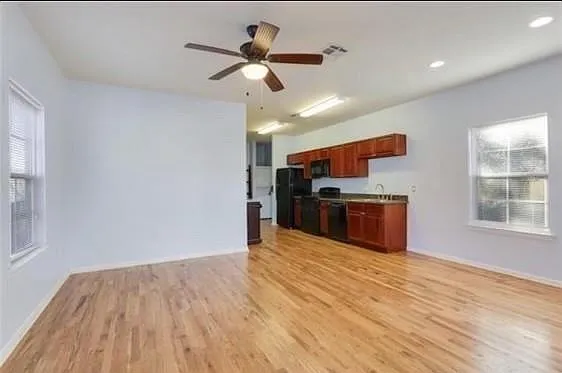 2 bed, 1.0 bath, 736 sqft, $1,500 — Photo 2