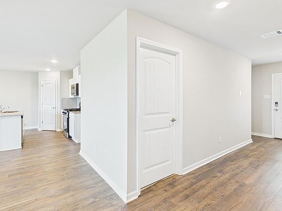 2nd image of 402 Wrenwood Dr
