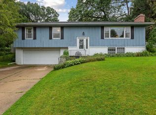 2101 Manor Dr, Burnsville, MN 55337