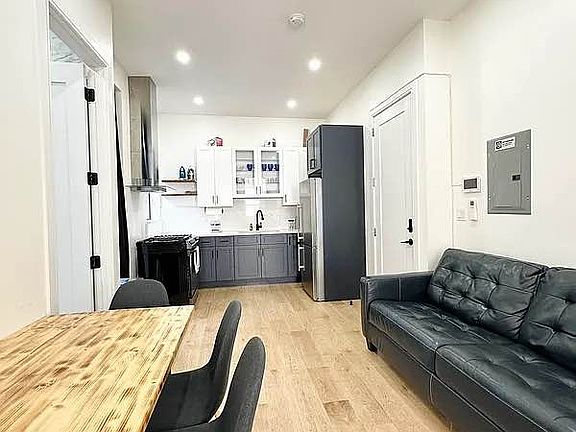 2nd image of 539 Kingston Ave #2F