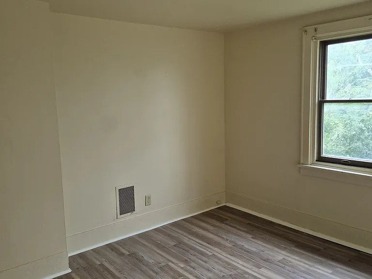3116 Grover St — Photo 12