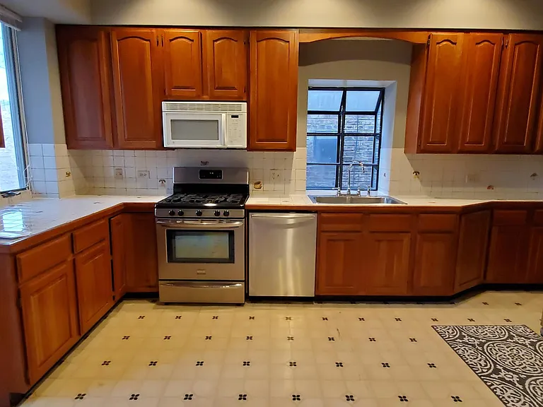 3617 N Wilton Ave #3 — Photo 25