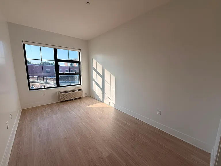 281 Fairmount Ave #44E — Photo 4