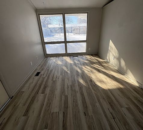 3rd image of 1211 Kingston Dr