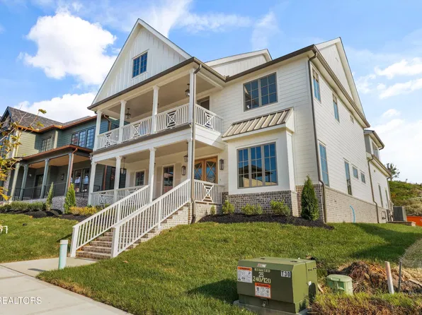 9830 Clingmans Dome Dr, Knoxville, TN 37922