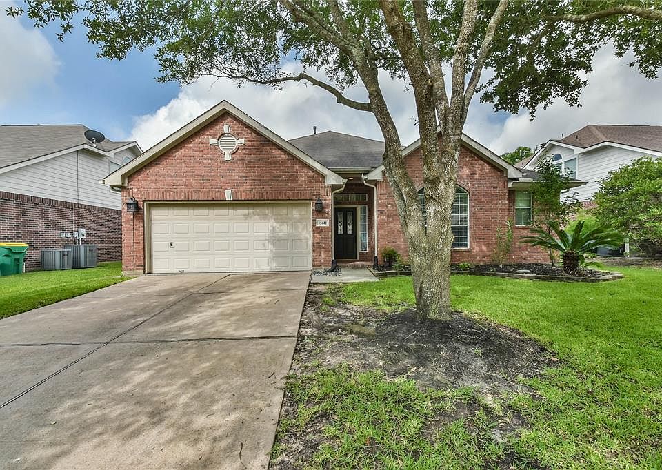 1st image of 15611 Meadow Palm Dr