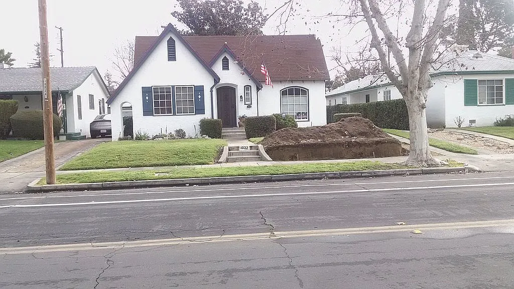 1032 N Broadway St photo 1