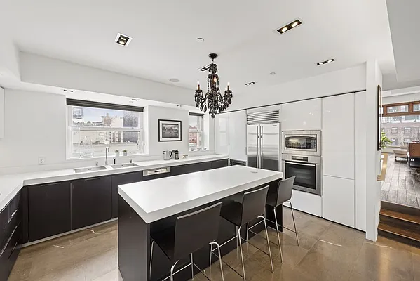 Rented by Compass | media 21