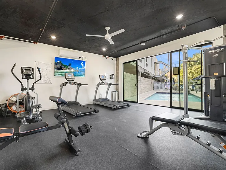 Arroyo LA Designer Studio Community Living — Photo 8