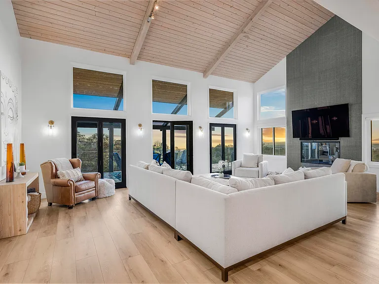 7030 Shepard Mesa Rd — Photo 5