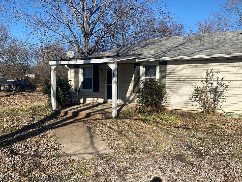 1st image of 202 Tarrytown Dr