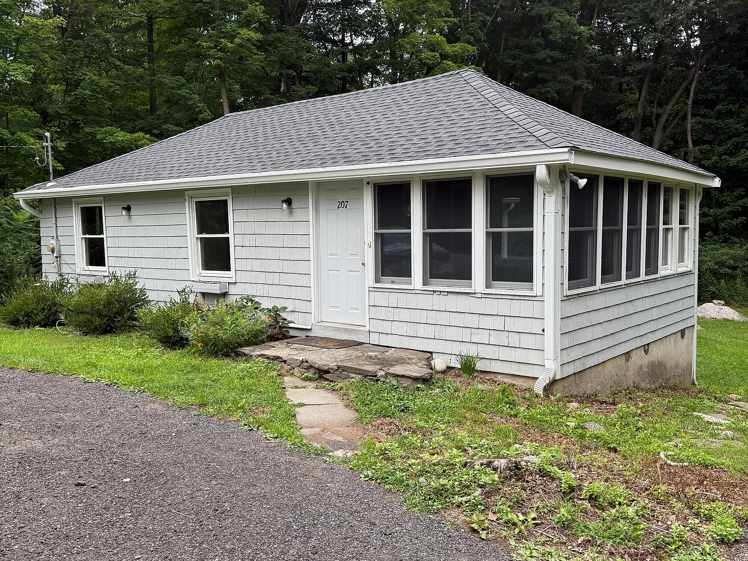 2 bed, 892 sqft, $3,000 — Photo 1