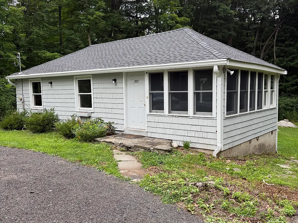 205 Mountain Rd