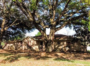 213 Magnolia Dr, Onalaska, TX 77360