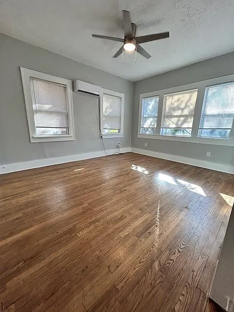Studio, 500 sqft, $700 — Photo 3