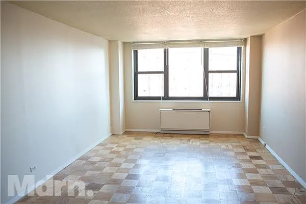 Rented by Mdrn Residential | media 16