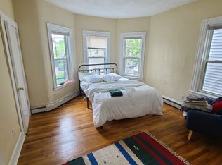 118 Elm St #3, Cambridge, MA 02139
