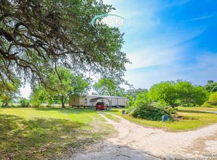 1900 Viggo Rd, Beeville, TX 78102