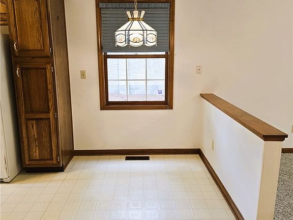 5th image of 5671 Gateway Ln