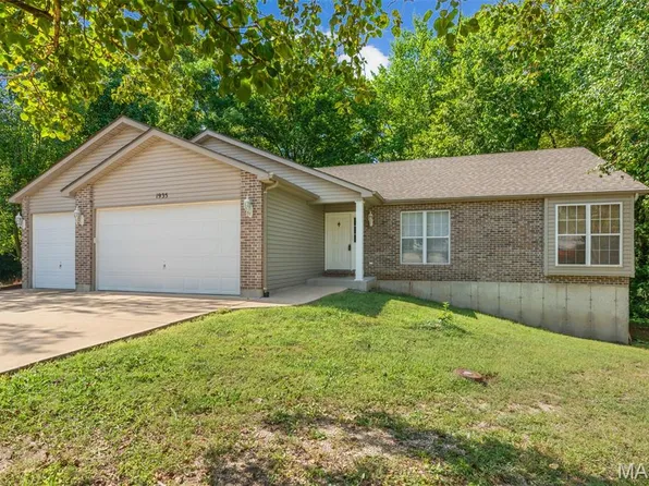 1935 Anchorage Dr, Festus, MO 63028