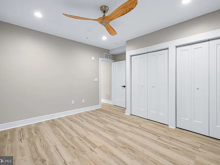 400 S Conkling St #5 — Photo 13