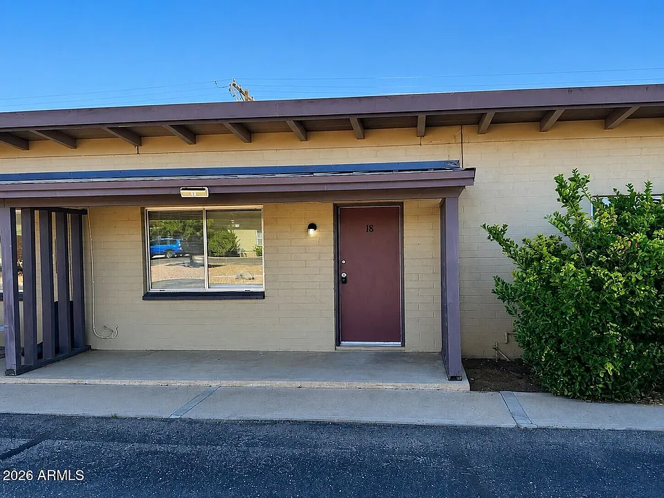 1800 E Fry Blvd #18