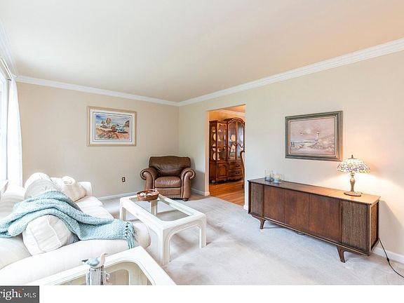 3rd image of 40 Walden Way