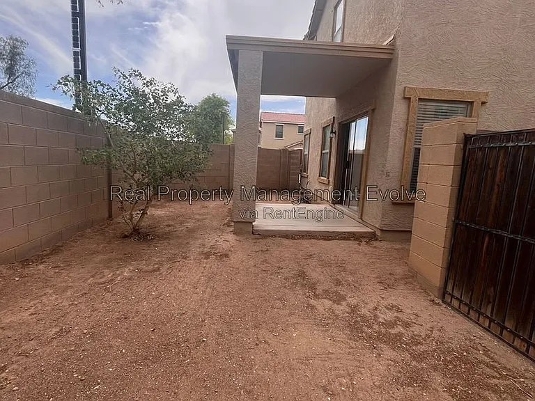 9503 N 82nd Ln — Photo 29