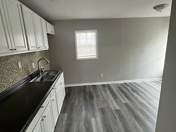 4th image of 3549 N Linwood Ave