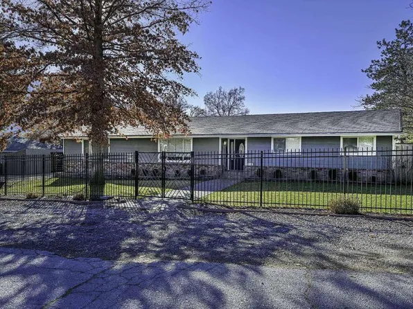 107 Laura Ln, Yreka, CA 96097