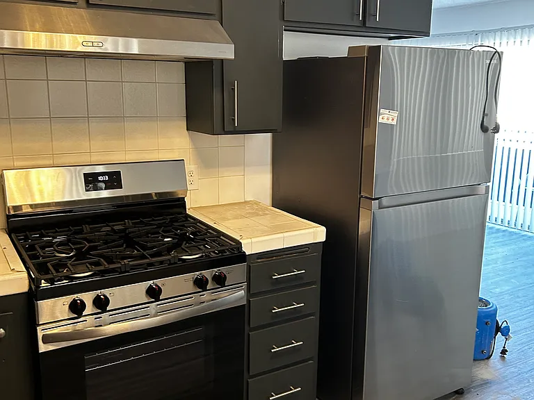 1936 Whitley Ave #201 — Photo 7