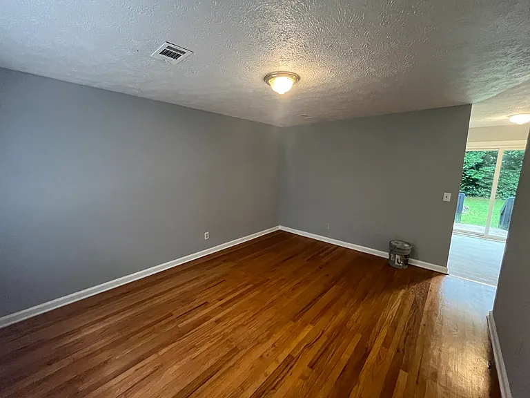 204 Ravenwood Way — Photo 4