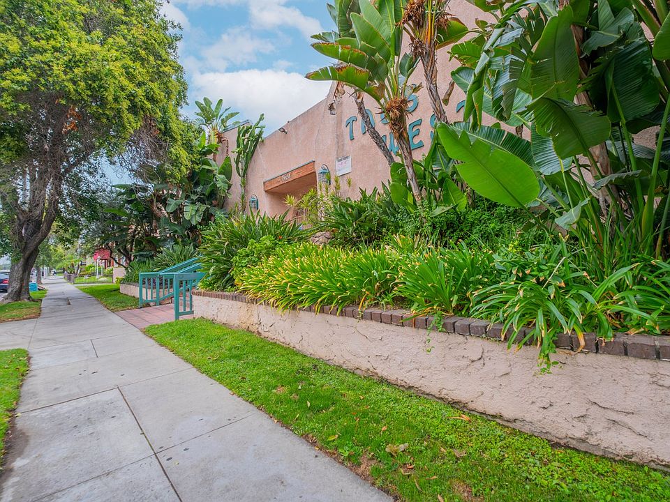 1st image of 7942 Woodman Ave #62