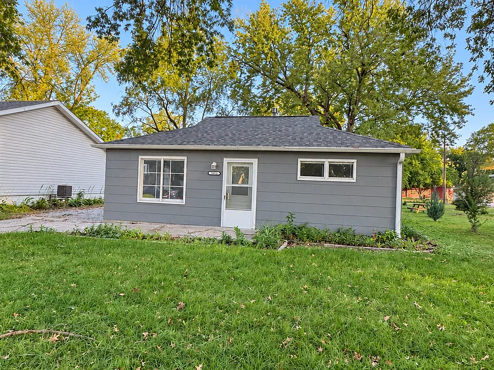 6824 Logan Ave