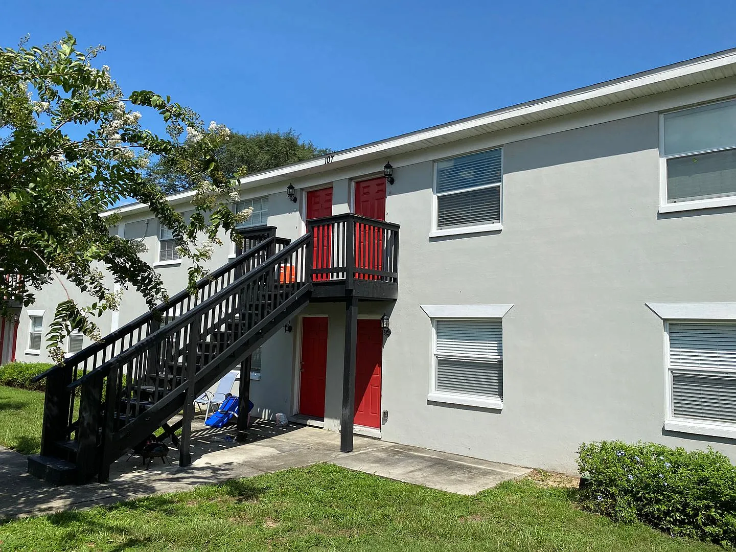 2nd Floor 2 Bedroom 1 Bath in Brandon, FL — Photo 1