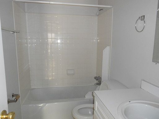 4th image of 307 McLeod St